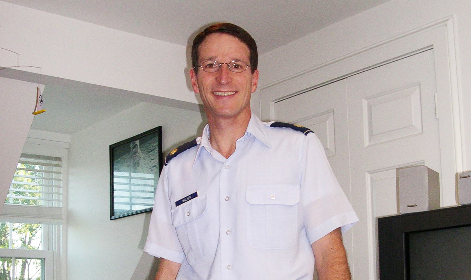 A male U.S. Air Force major in uniform